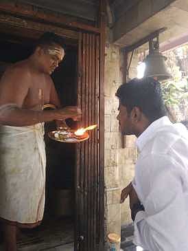 கொள்ளிடம் வெற்றி விநாயகா் கோயிலில் பாஜக மாநில தலைவா் அண்ணாமலை சுவாமி தரிசனம்