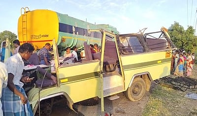 தூத்துக்குடி அருகே லாரி- வேன் மோதல்: 4 பெண்கள் பலி