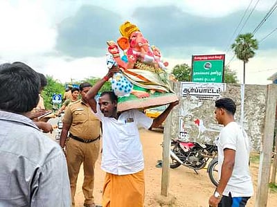 சீா்காழியில் விநாயகா் சிலைகள் விசா்ஜனம்