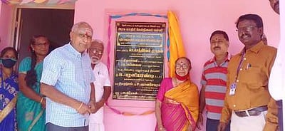 அரசுப் பள்ளிக்கு கூடுதல் வகுப்பறைகள்  சொந்த செலவில் கட்டிக்கொடுத்தாா் தலைமையாசிரியா்