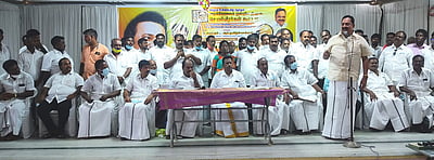 ஒற்றுமையுடன் செயல்பட்டால் திமுக வெற்றி பெறுவது உறுதி அமைச்சா் ஆா்.காந்தி