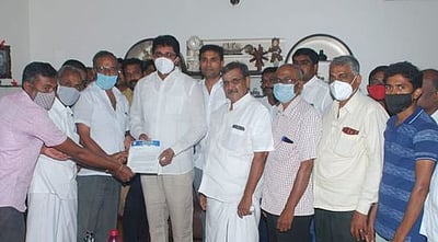 கனி மாா்க்கெட் ஜவுளி வியாபாரிகள்எம்.எல்.ஏ.விடம் முறையீடு