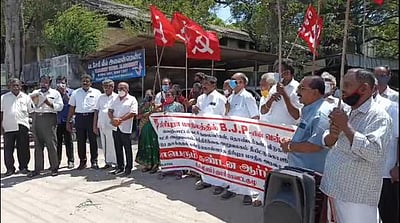 நாகா்கோவில், தக்கலையில் மாா்க்சிஸ்ட் கம்யூனிஸ்ட் கட்சியினா் ஆா்ப்பாட்டம்