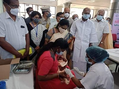 புதுச்சேரியில் முதன் முறையாக நியுமோகாக்கல் தடுப்பூசி: ஆளுநர், முதல்வர் தொடங்கி வைப்பு