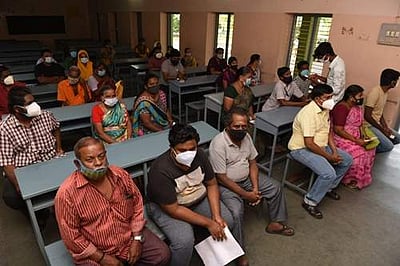 சேலம் மாவட்டத்தில் கரோனா மெகா தடுப்பூசி முகாம் தொடங்கியது!