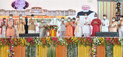 உ.பி.: அரசு பல்கலை. கட்டுமானத்திற்கு அடிக்கல் நாட்டினார் பிரதமர்