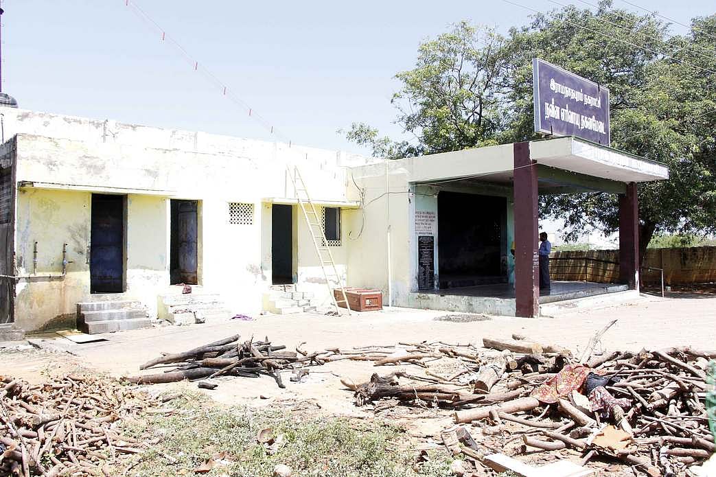 ராமநாதபுரம்: நவீன எரிவாயு தகனமேடை சடலங்களை எரியூட்ட அதிகக் கட்டணம் வசூலிப்பதாகப் புகாா்