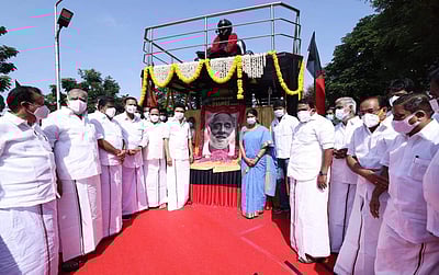 அண்ணா பிறந்தநாள்: முதல்வர் மு.க. ஸ்டாலின் மரியாதை