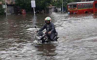 மிதமானது முதல் கனமழை பெய்ய வாய்ப்பு; தில்லிக்கு ஆரஞ்சு நிற எச்சரிக்கை