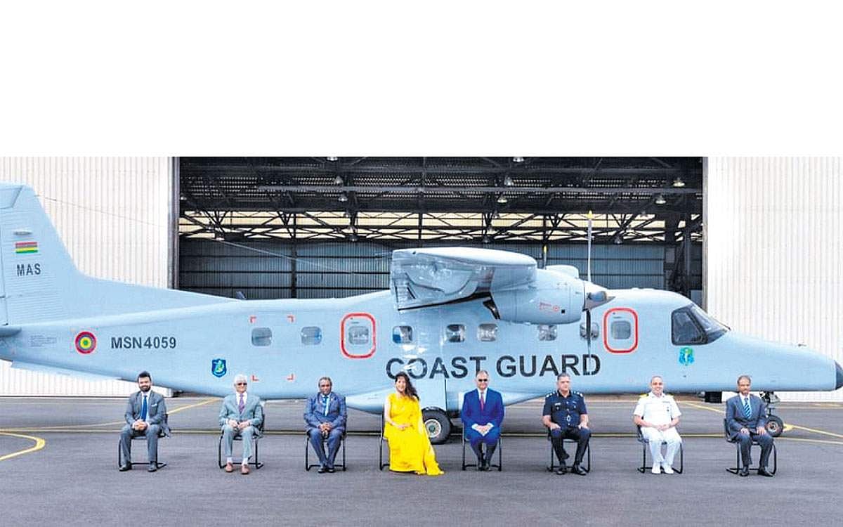 மோரீஷஸ் நாட்டு கடலோர காவல் படைக்கு இந்திய கடற்படையின் டார்னியர் விமானம்