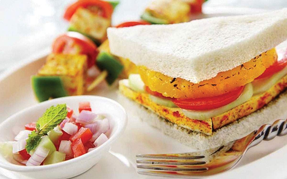 பனீர் பைனாப்பிள் சான்ட்விச்