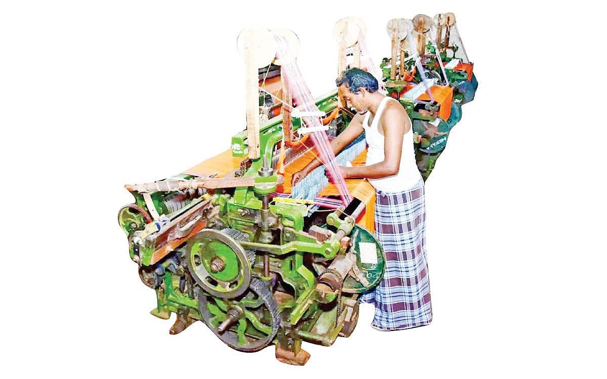 கூலி உயர்வு வழங்காததால் பாதிப்புக்குள்ளாகும் விசைத்தறித் தொழில்