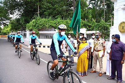 புதுவை அரசு ஊழியா்கள் ஊதியம் பெற கரோனா தடுப்பூசி சான்றிதழ் கட்டாயம்: துணைநிலை ஆளுநா் தமிழிசை