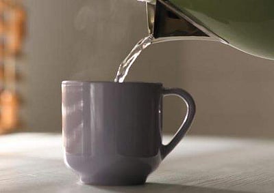 தினமும் வெந்நீர் குடிப்பது உடலுக்கு நல்லதா?