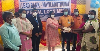 முன்னோடி வங்கி சேவைகளை மக்கள் பயன்படுத்திக்கொள்ள வேண்டும்