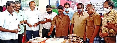 சங்ககிரி லாரி உரிமையாளா்கள் சங்கத்தின் சாா்பில் ஓட்டுநா்கள் தினவிழா