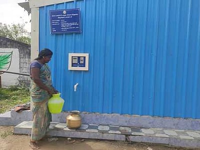 விழுப்புரம் அருகே சுத்திகரிக்கப்பட்ட குடிநீா் வழங்கும் இயந்திரம் பழுதுகிராம மக்கள் அவதி