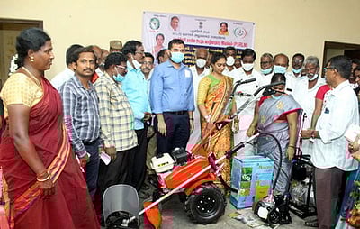 நெடுங்காடு தொகுதி மக்களுக்குரூ.2 கோடியில் நலத்திட்ட உதவிகள்