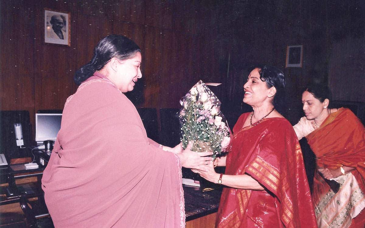 ரோஜா மலரே! - 107: கடிதம் எழுதினேன் நேரில் அழைத்தார்! - குமாரி சச்சு