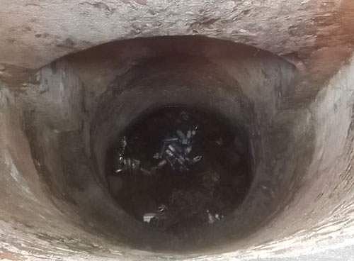 குஜராத்தில் ஆழ்துளைக் கிணற்றில் விழுந்த 12 வயது சிறுமி: மீட்பு பணிகள் தீவிரம்