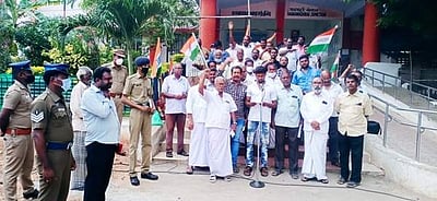 மானாமதுரையில் எஸ்.ஆர்.இ.எஸ் ரயில்வே தொழிலாளர்கள் ஆர்ப்பாட்டம்