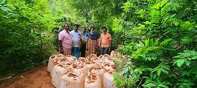 புதைத்து வைக்கப்பட்டிருந்த 770 லி. எரிசாராயம் பறிமுதல்