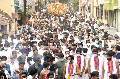 ஓ.பன்னீர்செல்வத்தின் மனைவி  உடல் பெரியகுளத்தில் தகனம்