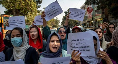 ஆப்கனில் கல்வி, வேலையில் சமஉரிமை கோரி தலிபான்களுக்கு எதிராக பெண்கள் ஆர்ப்பாட்டம்