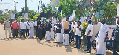 கும்மிடிப்பூண்டியில் 200 இடங்களில் திமுகவினர் ஆர்ப்பாட்டம் 