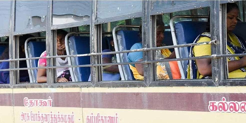 காற்றில் பறக்கிறதா கரோனா கட்டுப்பாடுகள்?