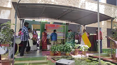 ‘கற்போம் எழுதுவோம் இயக்கம்’: திருப்பூரில் துவங்கியது விழிப்புணர்வு கலைப்பயணம்