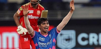 கடைசி ஓவரில் கலக்கிய கார்த்திக் தியாகி: பும்ரா பாராட்டு மழை