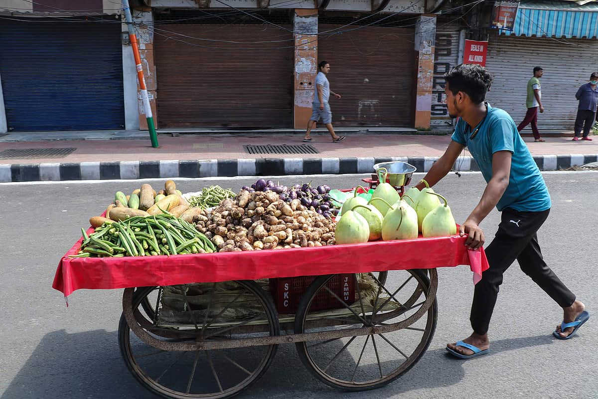 ஜம்மு-காஷ்மீரில் கால் பதிக்கும் ரிலையன்ஸ்: வர்த்தகர்கள் கடையடைப்பு போராட்டம்