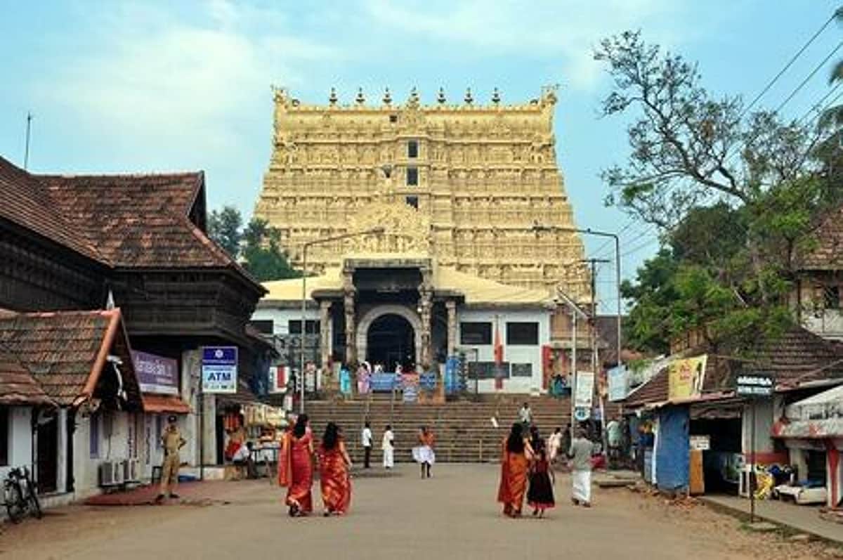 ஸ்ரீபத்மநாபசுவாமி கோயில் கணக்கு தணிக்கையில் அறக்கட்டளைக்கு விலக்களிக்க முடியாது: உச்ச நீதிமன்றம்