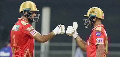 வீணாகும் உழைப்பு: கே.எல். ராகுல் - மயங்க் அகர்வால் கூட்டணியை வெறுப்பேற்றும் பஞ்சாப் அணி