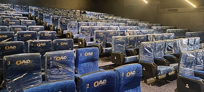 சொந்தமாக திரையரங்கம் திறந்த பிரபல கதாநாயகன்