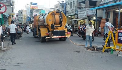 ராசிபுரத்தில் புதை குழி சாக்கடை தொடா்ந்து அடைப்பு