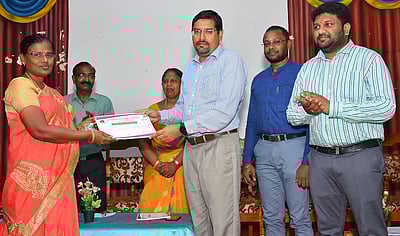 காயல்பட்டினம் மகளிா் கல்லூரியில் தொழில் முனைவோா் பயிலரங்கம்