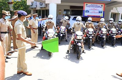 15 காவல் நிலையங்களுக்கு ரோந்து வாகனங்கள்