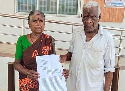 சொத்துகளை அபகரித்துக் கொண்ட மகன் மீது நடவடிக்கை எடுக்க வயதான தம்பதி மனு