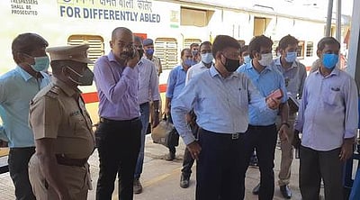 மயிலாடுதுறை ரயில் நிலையத்தில் கோட்ட மேலாளா் ஆய்வு