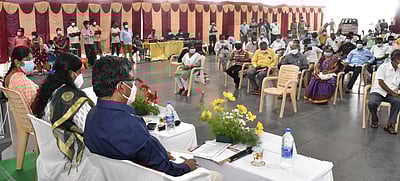 தனியாா் கிரானைட் குவாரி அமைக்க பொதுமக்களிடம் கருத்து கேட்புக் கூட்டம்