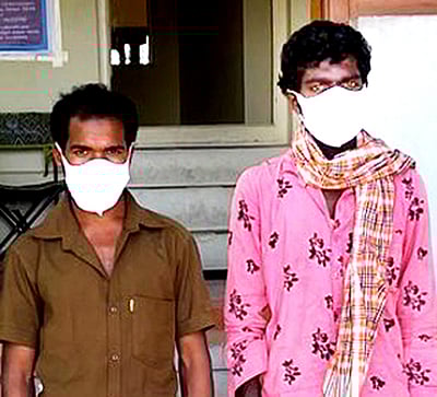 யானையைக் கொன்று தந்தம் கடத்திய இருவா் கைது