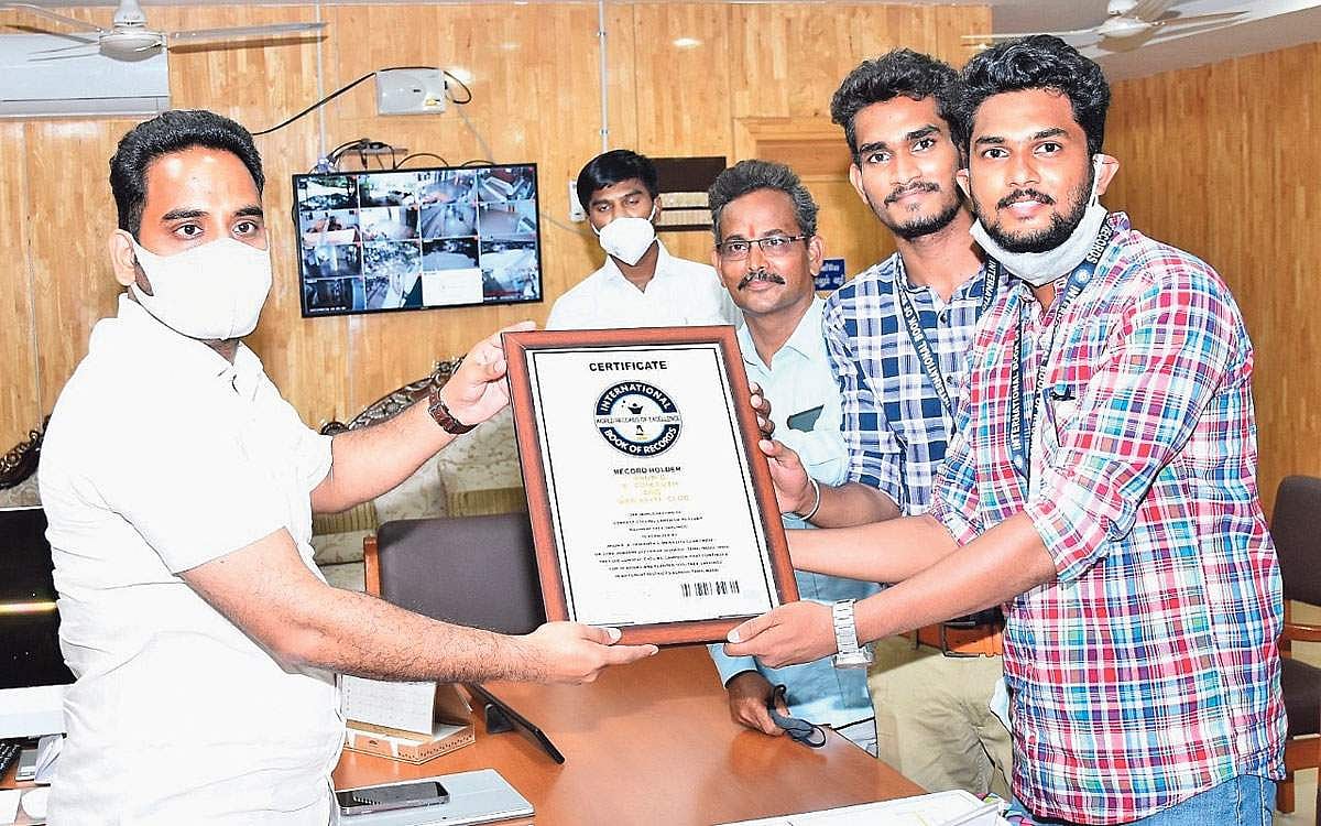 48 மணி நேரம்... 5000 மரக்கன்றுகள்!