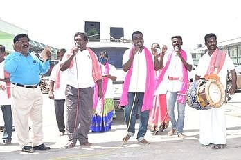 புதுகையில் சமுதாய விழிப்புணா்வு கலை நிகழ்ச்சி