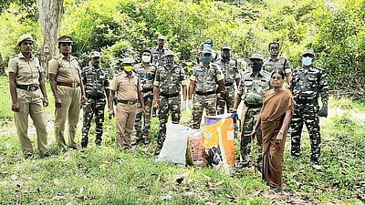 ஸ்ரீவில்லிபுத்தூர் அருகே நக்சல் தடுப்புப் பிரிவு சார்பில் சுற்றுச்சூழல் விழிப்புணர்வு முகாம் 