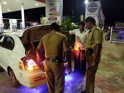 தென்காசி மாவட்டத்தில் வாகனச் சோதனை: 407 வழக்குகள் பதிவு