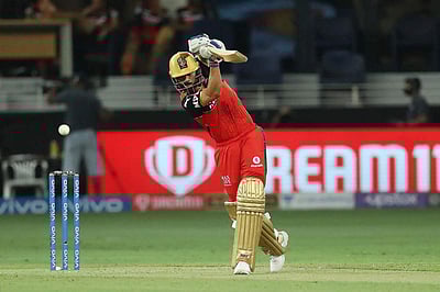 165 ரன்கள் விளாசிய ராயல் சேலஞ்சர்ஸ் - புகைப்படங்கள்