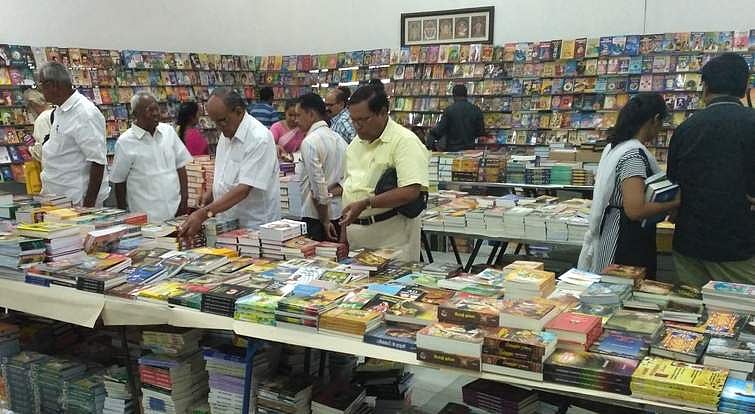 வாழ்வை வளமாக்கும் வாசிப்புப் பழக்கம்!