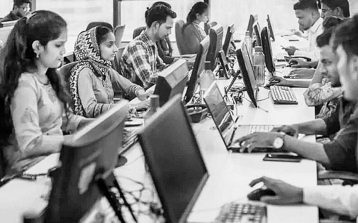 அரசுப் பணி... தனியார் நிறுவனப் பணி... நீங்கள்!